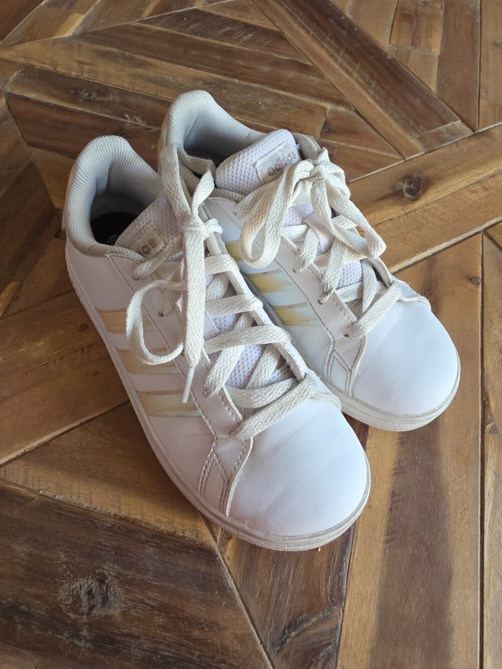 Girls white adidas sneakers, Size 1